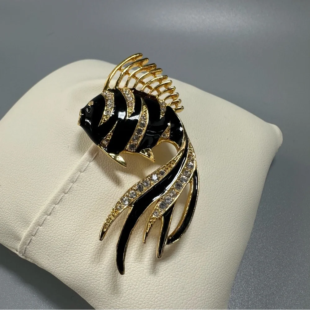 Black Enamel and Rhinestone Fish Goldtone Vintage Brooch